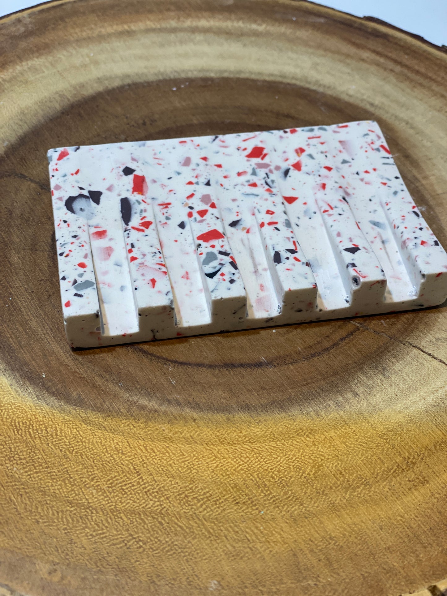 Small Ridged Burgundy-Mix Terrazzo Soap Dish